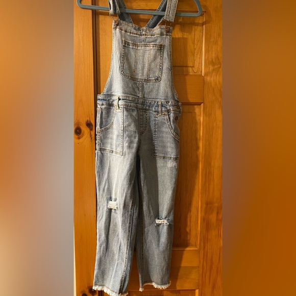 LUCKY BRAND Denim Overalls Washed Ripped Bib Crop Distressed Raw Edge Jeans 12 - Picture 4 of 13